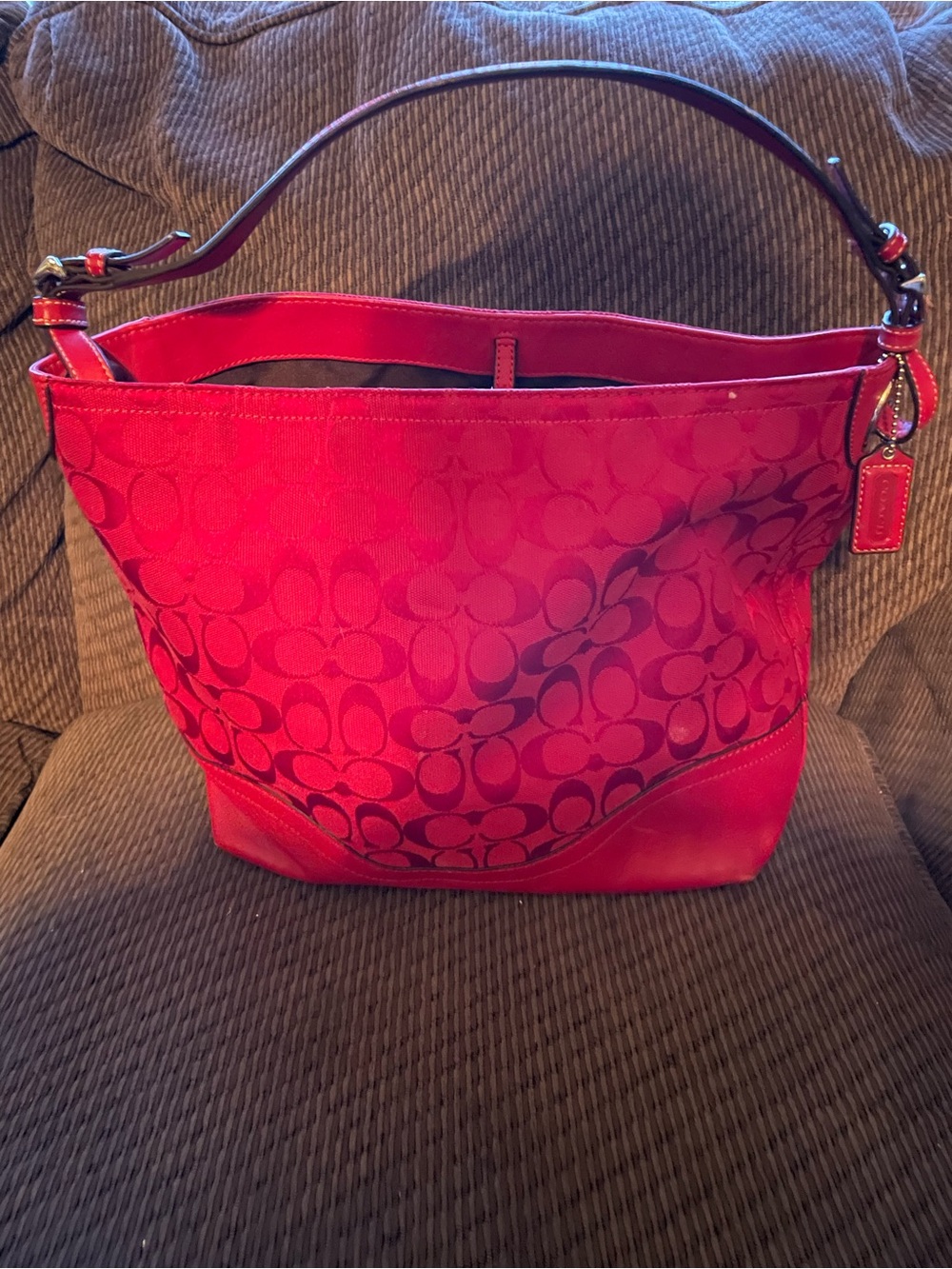 Coach Signature Shoulder Bag in red - Picture 2 of 4